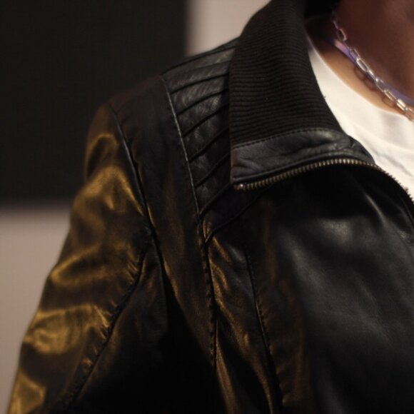 Danier Leather Jacket Black GENUINE LEATHER - Picture 4 of 16